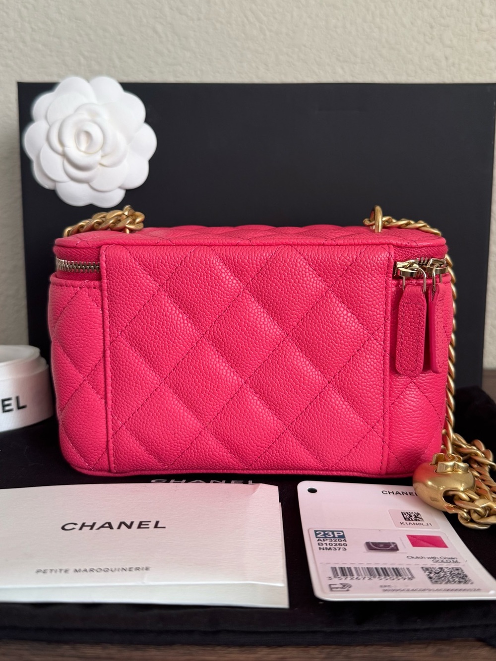 NEW CHANEL Caviar Quilted Leather Heart Crush Vanity Bag - Picture 5 of 8